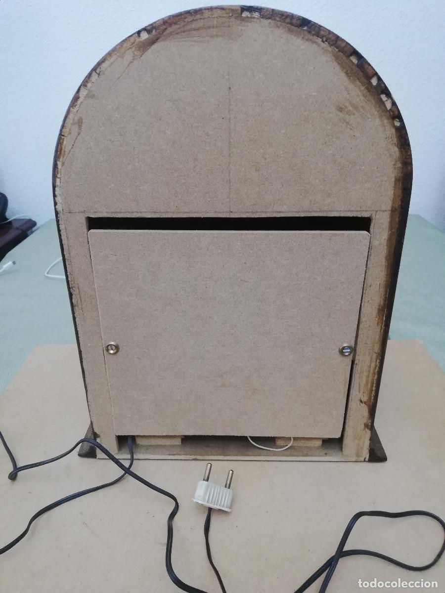 Radios de v&aacute;lvulas: Radio cassette en caja de capilla. - Foto 10