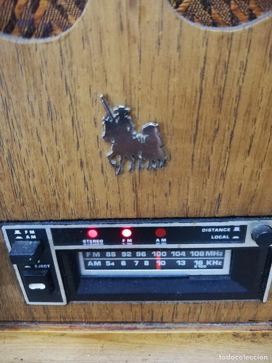 Radios de v&aacute;lvulas: Radio cassette en caja de capilla. - Foto 8
