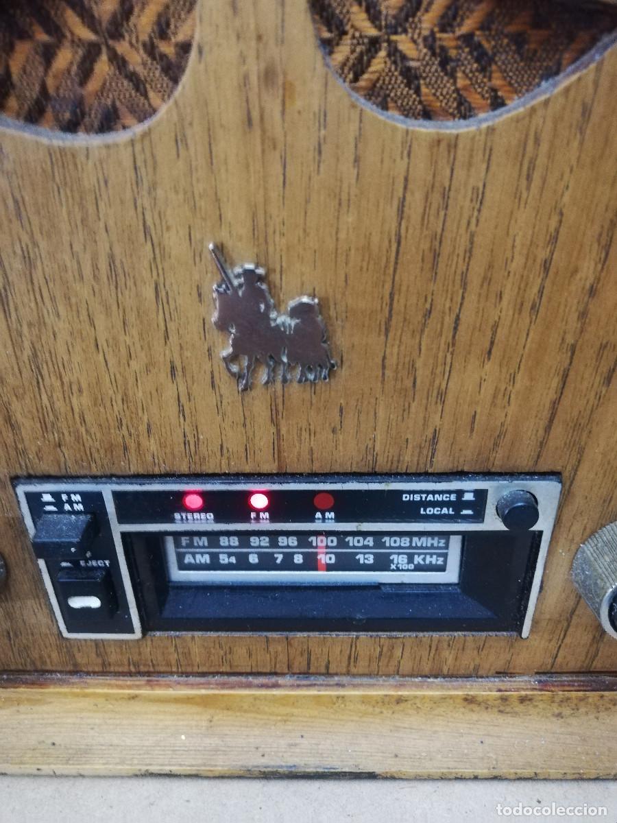 Radios de v&aacute;lvulas: Radio cassette en caja de capilla. - Foto 13