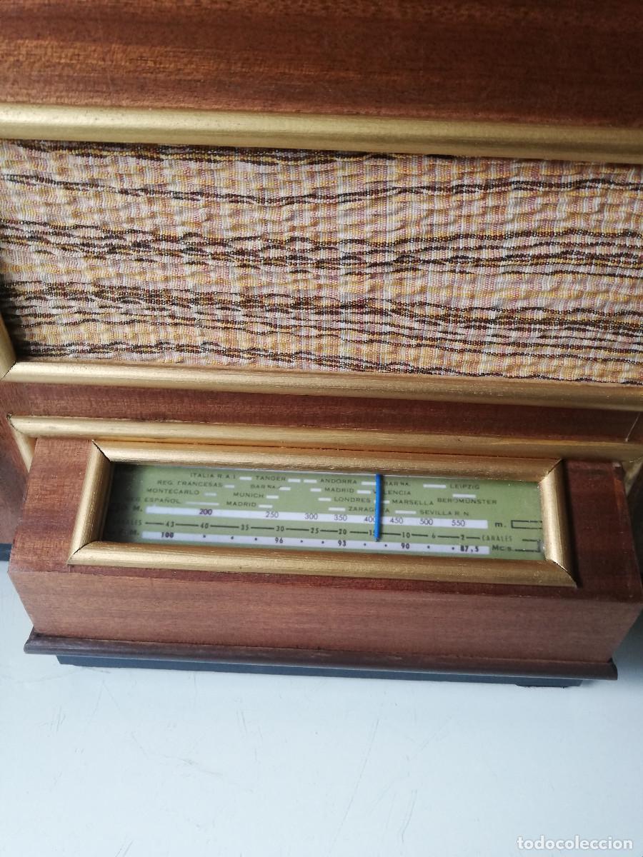 Radios de v&aacute;lvulas: Radio de V&aacute;lvulas. Chasis de una &rdquo;Iberia&rdquo; - Foto 3