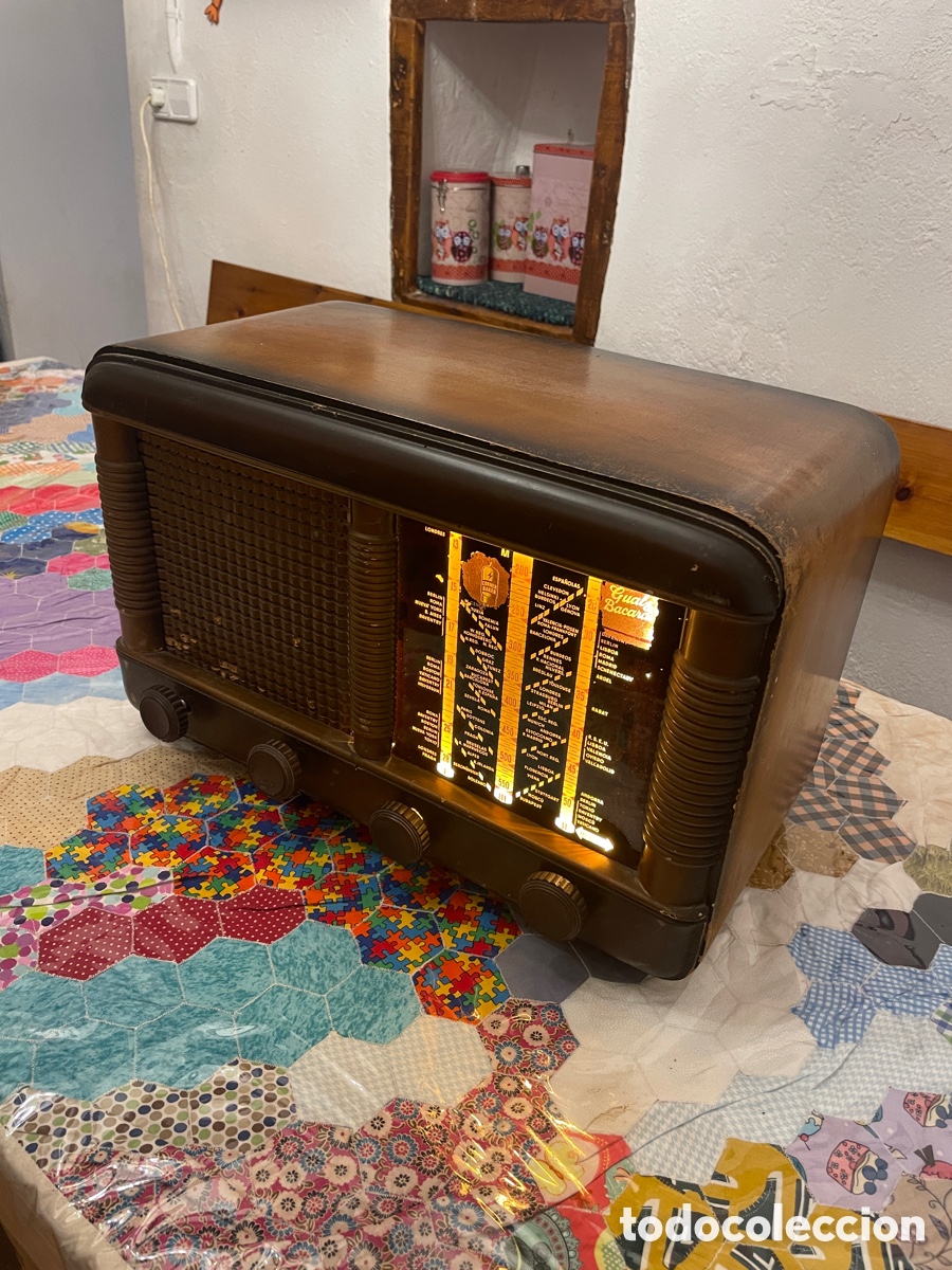 Radios de v&aacute;lvulas: Radio antigua convertida a altavoz bluetooth - Foto 2