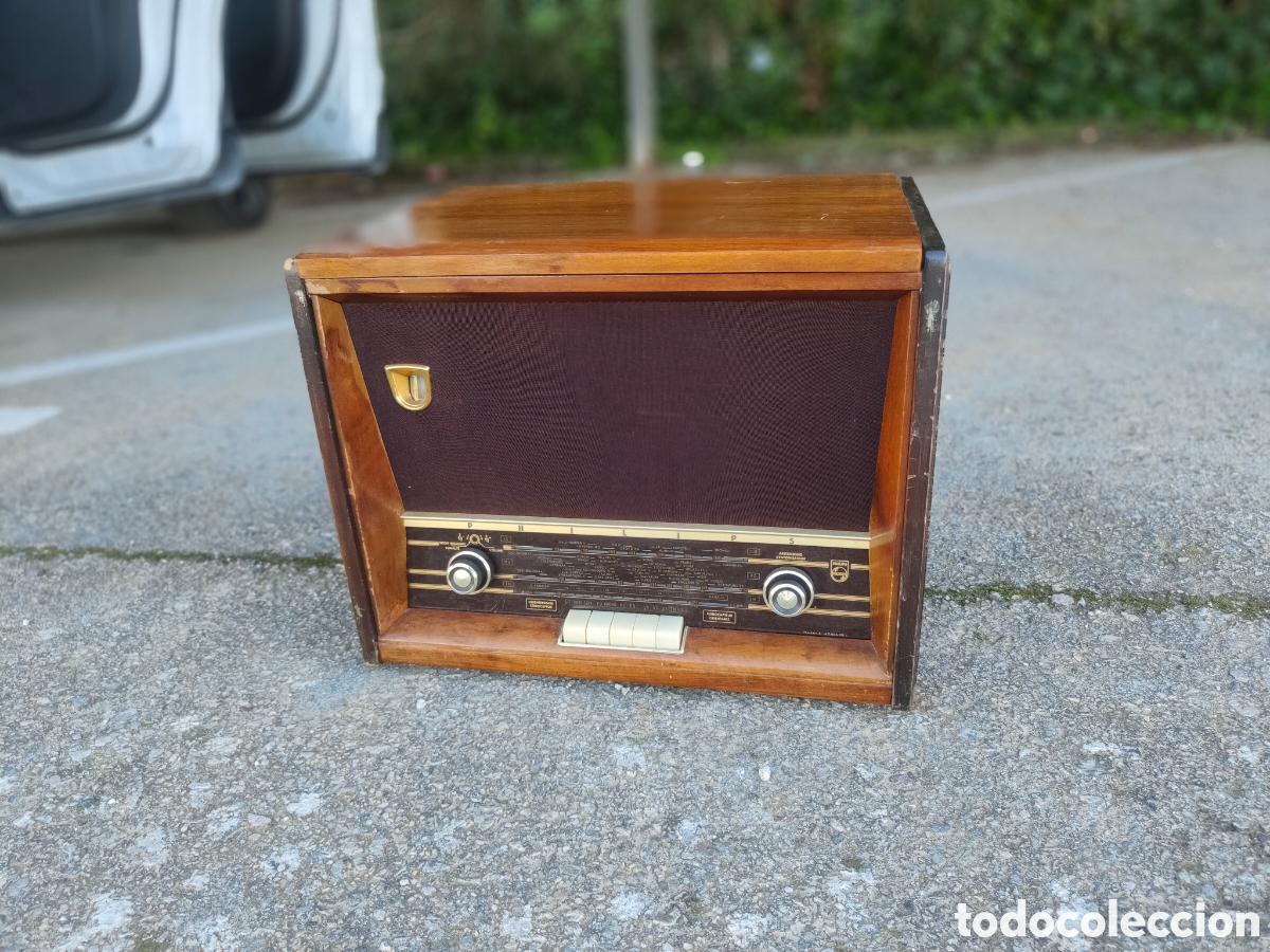 Radios de v&aacute;lvulas: ANTIGUA RADIO CON TOCADISCOS PHILIPS FUNCIONANDO - Foto 9