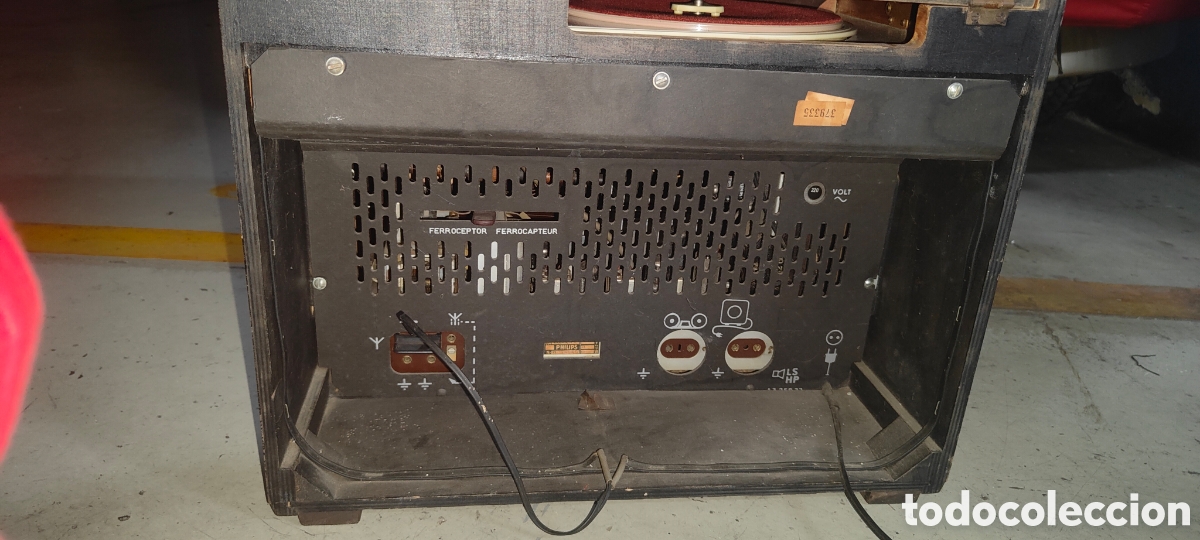 Radios de v&aacute;lvulas: ANTIGUA RADIO CON TOCADISCOS PHILIPS FUNCIONANDO - Foto 11