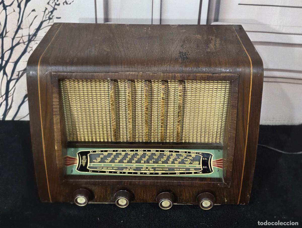 Radios de v&aacute;lvulas: Antigua radio de madera - Foto 2