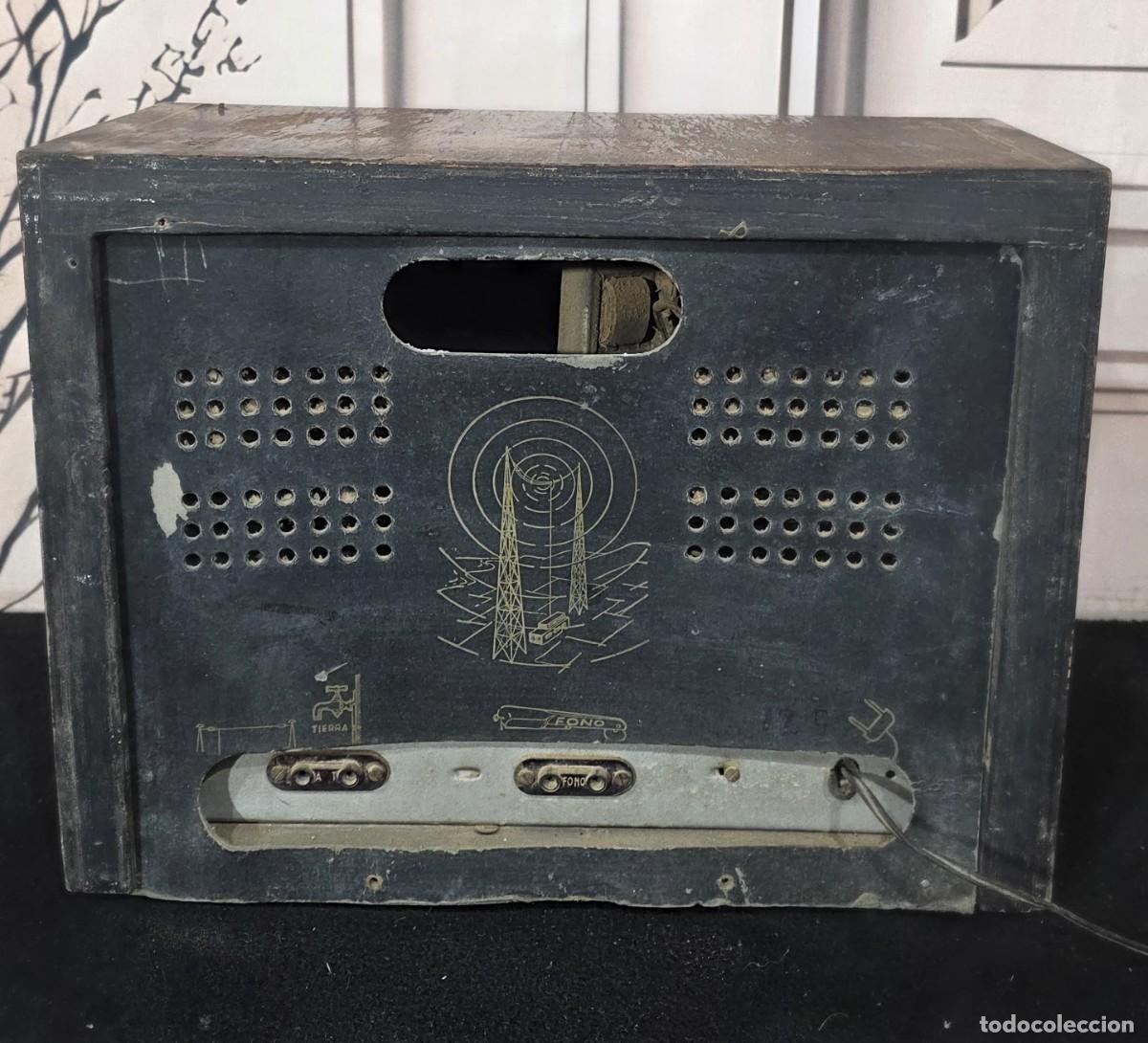 Radios de v&aacute;lvulas: Antigua radio de madera - Foto 4