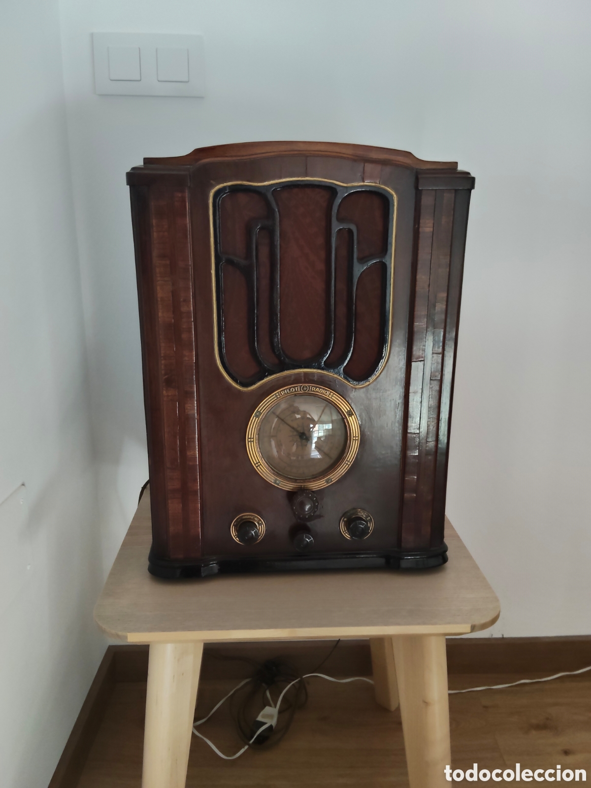 Radios de v&aacute;lvulas: Antigua radio de v&aacute;lvulas - Foto 1