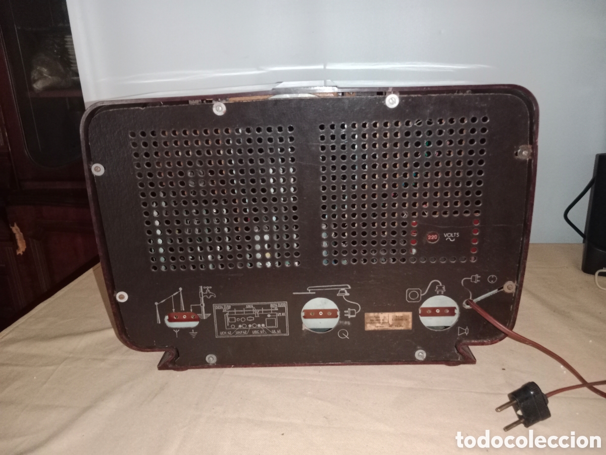 Radios de v&aacute;lvulas: Radiola, Modelo 480A. A&ntilde;o 1953. Funcionando.. - Foto 19