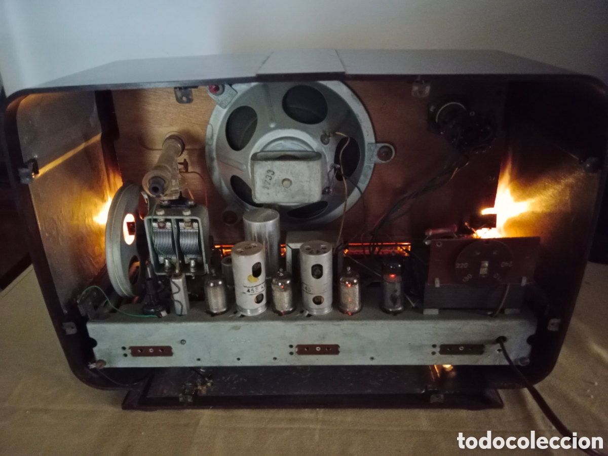 Radios de v&aacute;lvulas: Radiola, Modelo 480A. A&ntilde;o 1953. Funcionando.. - Foto 14