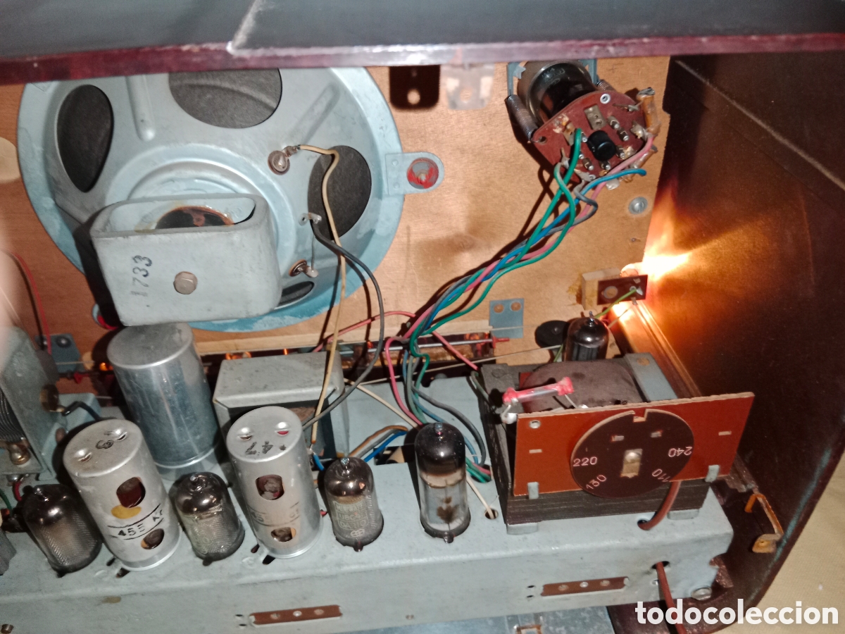 Radios de v&aacute;lvulas: Radiola, Modelo 480A. A&ntilde;o 1953. Funcionando.. - Foto 15