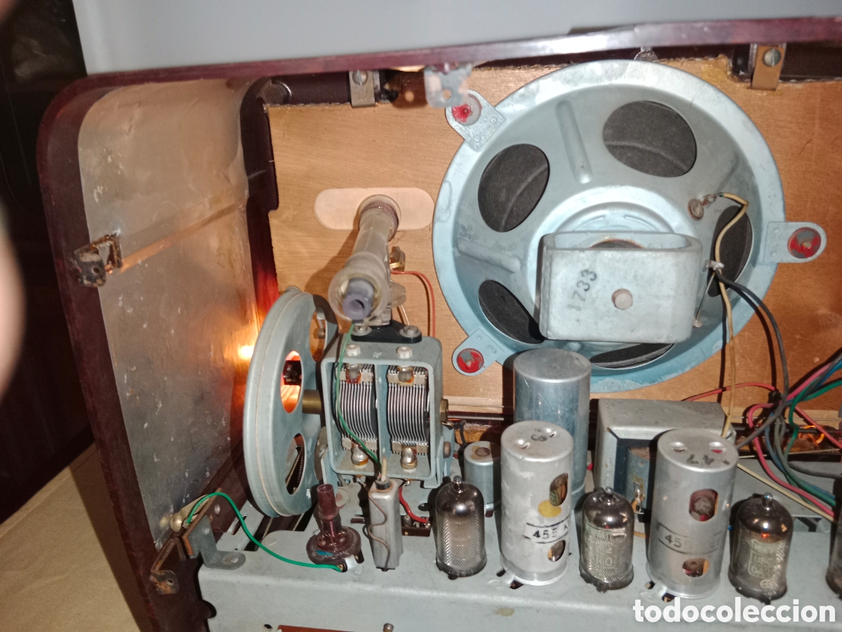 Radios de v&aacute;lvulas: Radiola, Modelo 480A. A&ntilde;o 1953. Funcionando.. - Foto 17