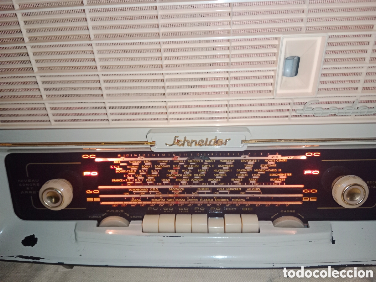 Radios de v&aacute;lvulas: Radio Schneider.Modelo Fandango. Funcionando.. - Foto 3