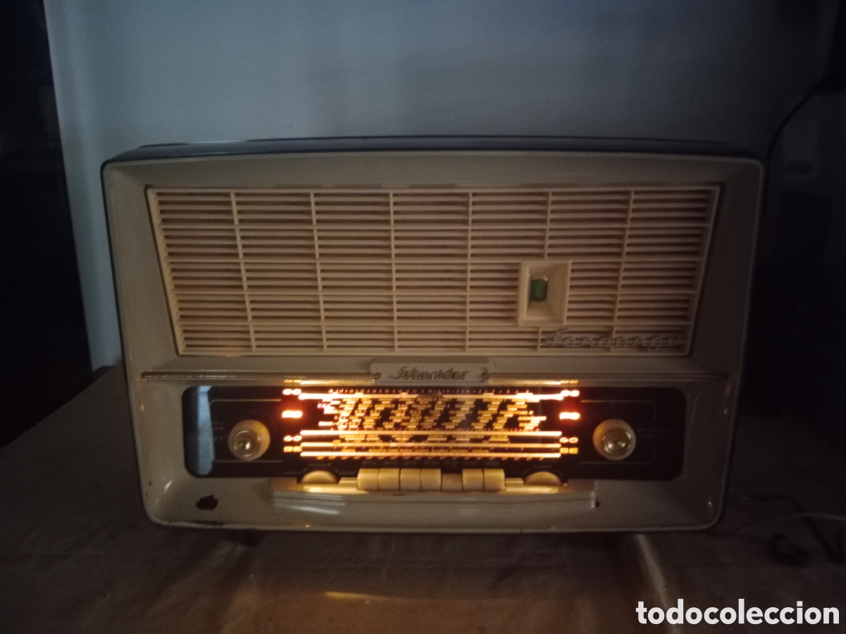 Radios de v&aacute;lvulas: Radio Schneider.Modelo Fandango. Funcionando.. - Foto 8