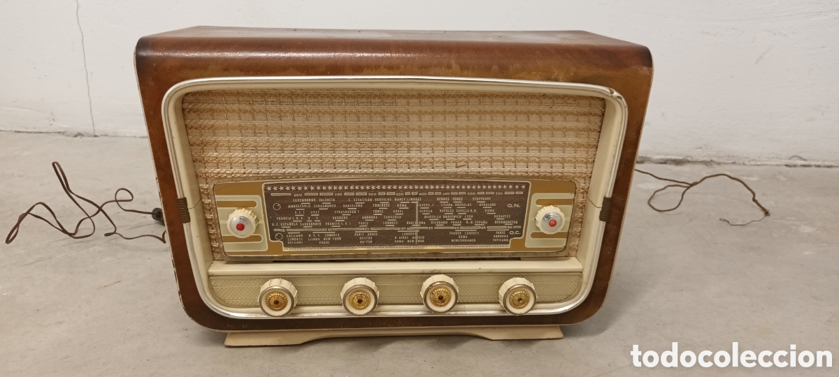 Radios de v&aacute;lvulas: Radio antigua de v&aacute;lvulas - Foto 2