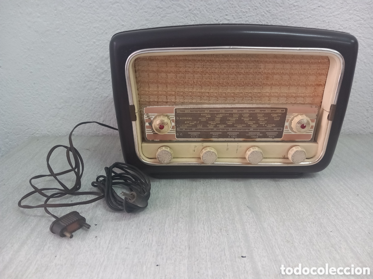 Radios de v&aacute;lvulas: ANTIGUA RADIO DE VALVULAS BRITANIA ORIGINAL
