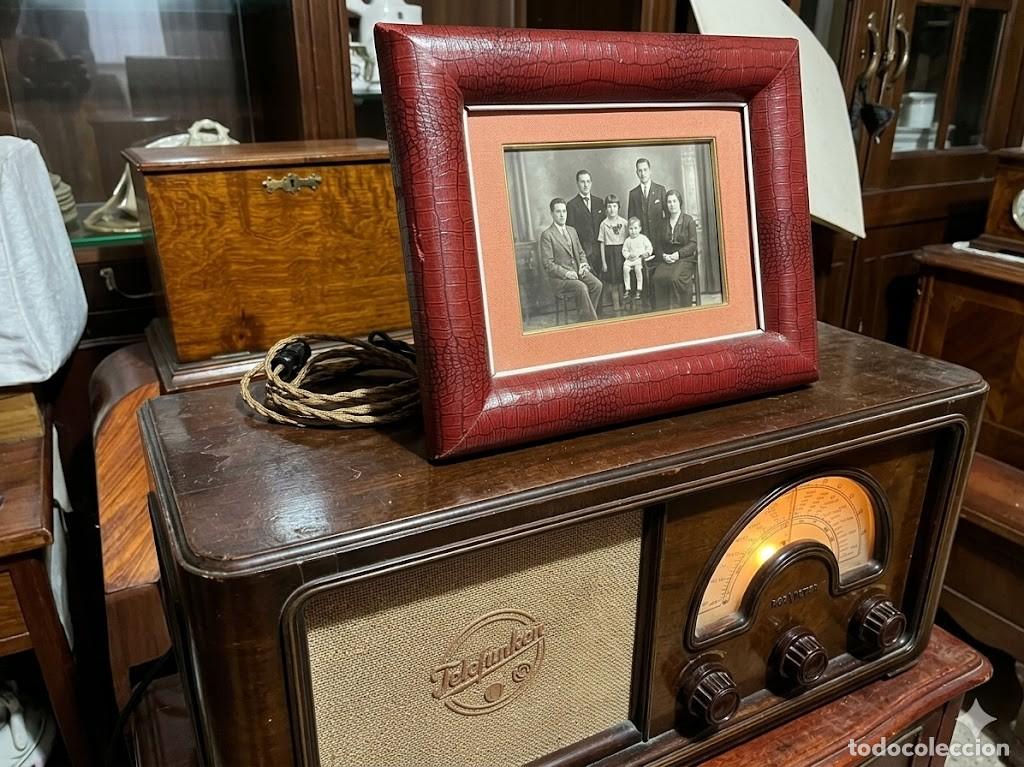 Radios de v&aacute;lvulas: Esta es una antena de cuadro (o antena de &rdquo;loop&rdquo;) amplificada..Pieza Rara y escasa
