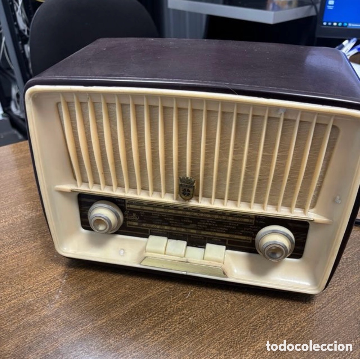 Radios de v&aacute;lvulas: Radio Antigua de v&aacute;lvulas IBERIA J118