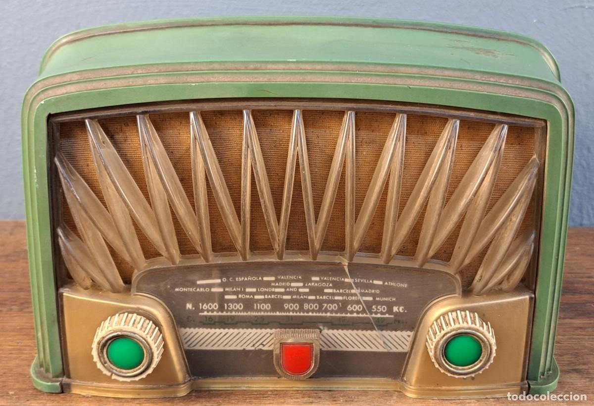 Radios de v&aacute;lvulas: Radio universal, art deco. Juan Casanova, Barcelona