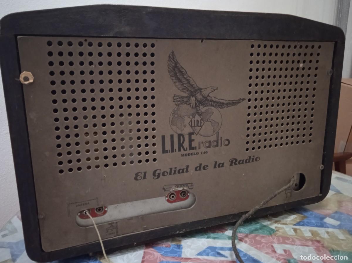 Radios de v&aacute;lvulas: Radio antigua grande de madera - Foto 2