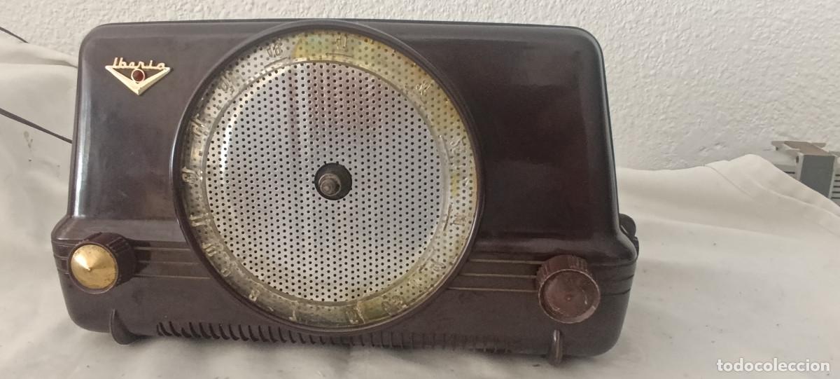 Radios de v&aacute;lvulas: RADIO A VALVULAS IBERIA B-26