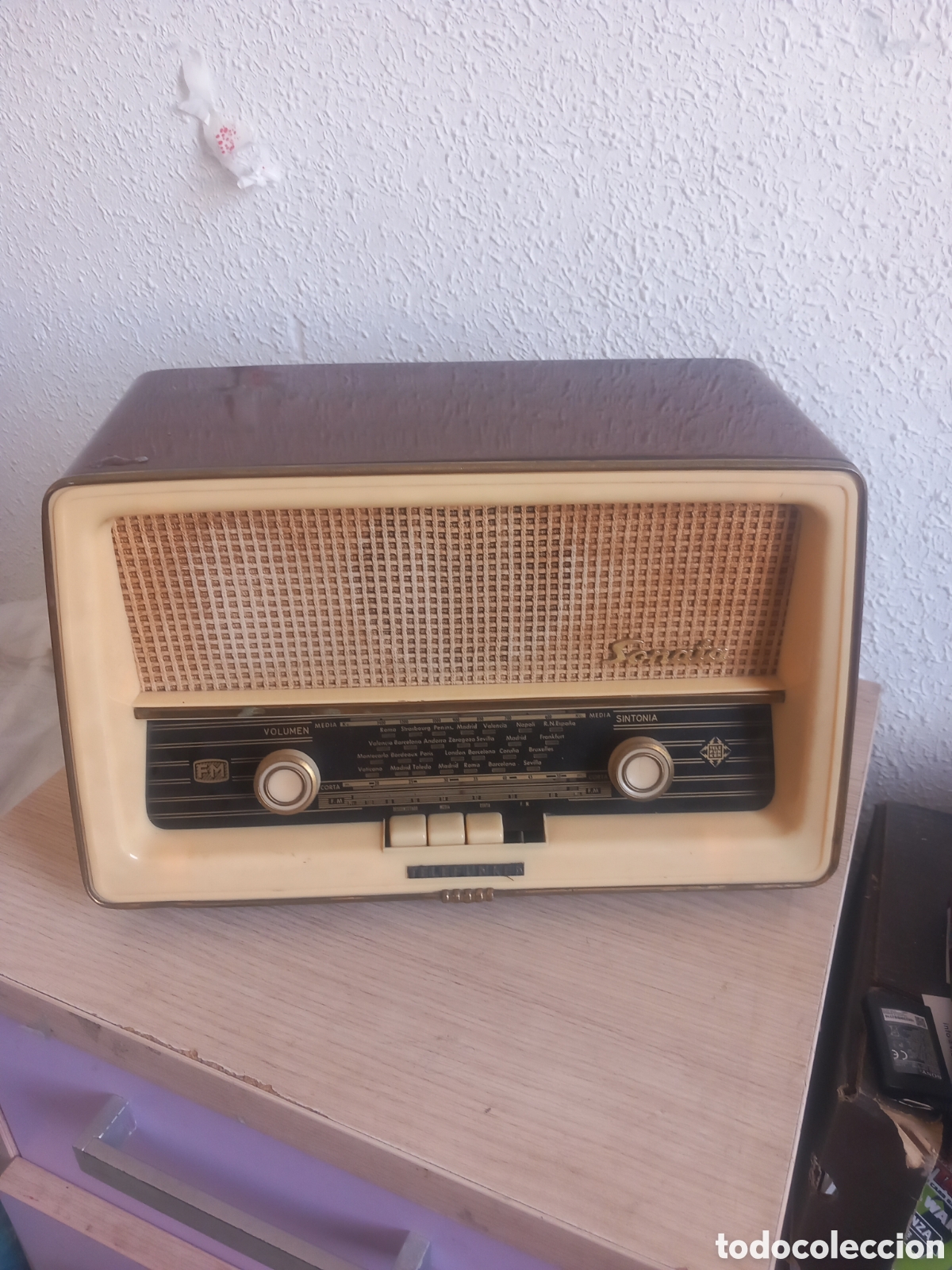 Valve radios: ANTIGUA RADIO DE V&Aacute;LVULAS TELEFUNKEN SONATA U 2135 FM MADE IN SPAIN,,VER FOTOS Y LEER DESCRIPCI&Oacute;N