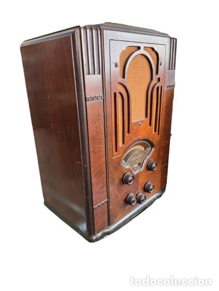 Radios de v&aacute;lvulas: Radio de v&aacute;lvulas vintage estilo &rdquo;Catedral&rdquo;