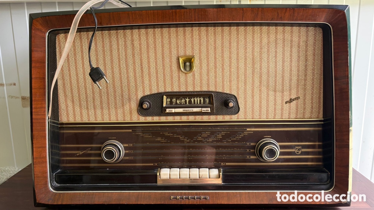 Radios de v&aacute;lvulas: Radio antigua PHILIPS a&ntilde;os 50