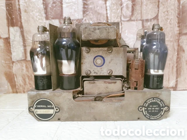 Radios de v&aacute;lvulas: Radio International Kadette B ANTIGUA V&Aacute;LVULAS BAQUELITA VINTAGE &Eacute;POCA MADERA CHASIS