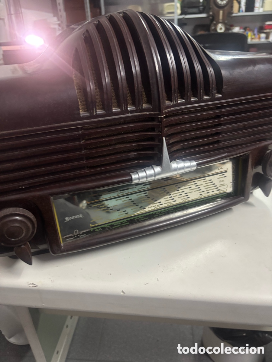 R&ouml;hrenempf&auml;nger: Radio antogua de v&aacute;lvulas