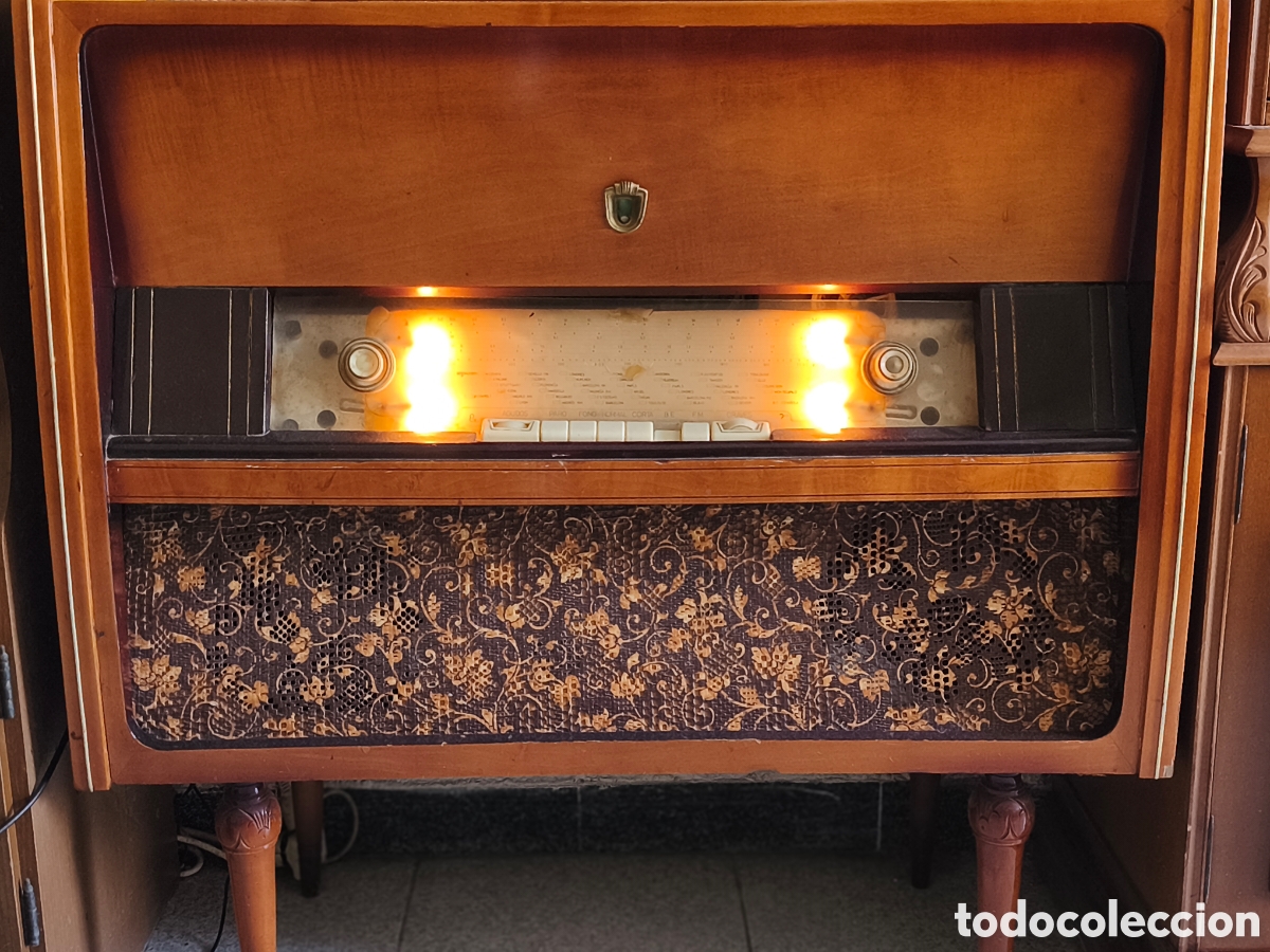 Radios de v&aacute;lvulas: Radio v&aacute;lvulas con tocadiscos - Foto 2