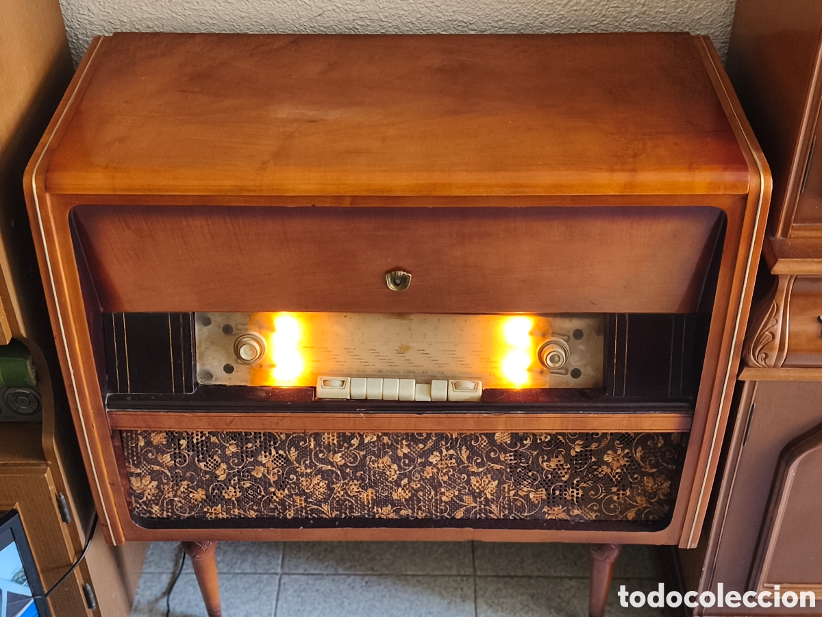 Radios de v&aacute;lvulas: Radio v&aacute;lvulas con tocadiscos