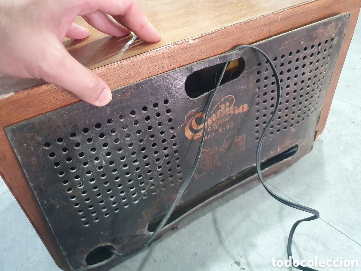 Radios de v&aacute;lvulas: Antigua radio a v&aacute;lvulas. - Foto 4