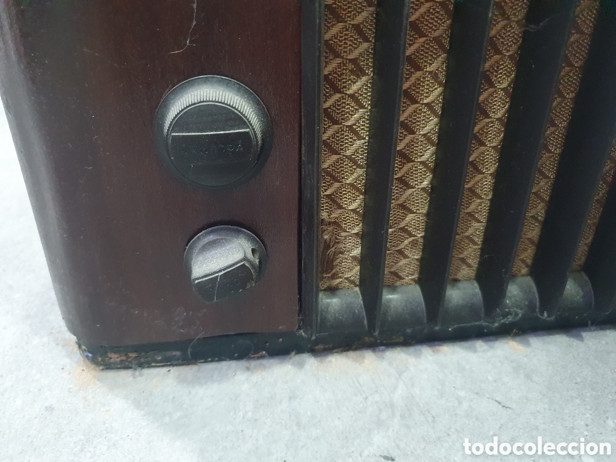 Radios de v&aacute;lvulas: Antigua radio a v&aacute;lvulas. - Foto 3