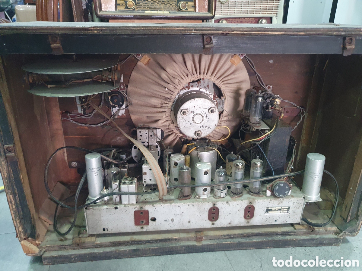 Radios de v&aacute;lvulas: Antigua radio a v&aacute;lvulas Philips. - Foto 5