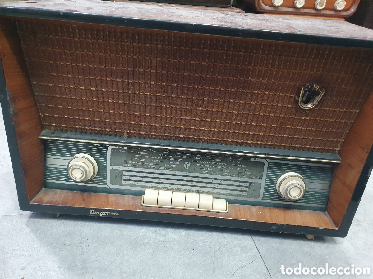 R&ouml;hrenempf&auml;nger: Radio a v&aacute;lvulas Tungsram Urano