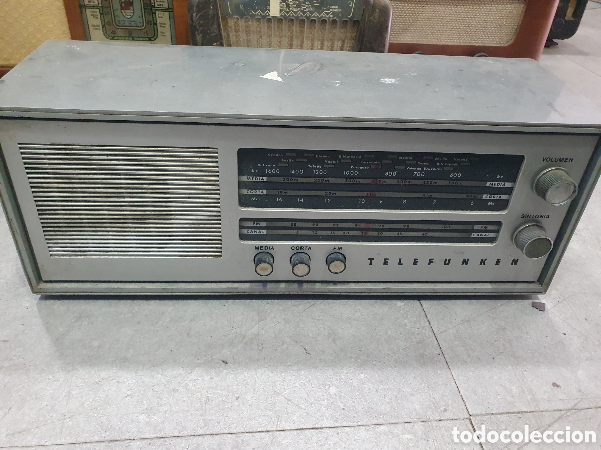 Radios de v&aacute;lvulas: Radio de v&aacute;lvulas Telefunken Campanela