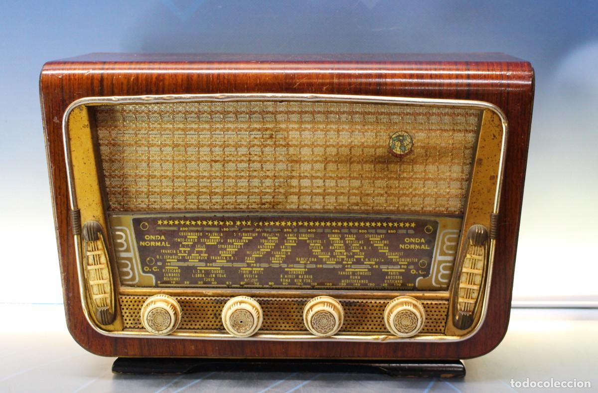 Radios de v&aacute;lvulas: Antigua radio de v&aacute;lvulas Telemundi.