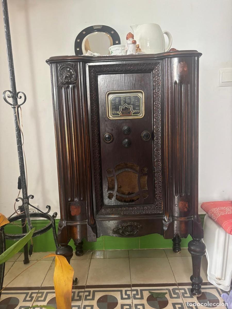 Radios de v&aacute;lvulas: radio mueble antigua - Foto 2