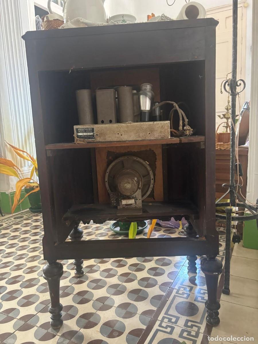 Radios de v&aacute;lvulas: radio mueble antigua - Foto 4