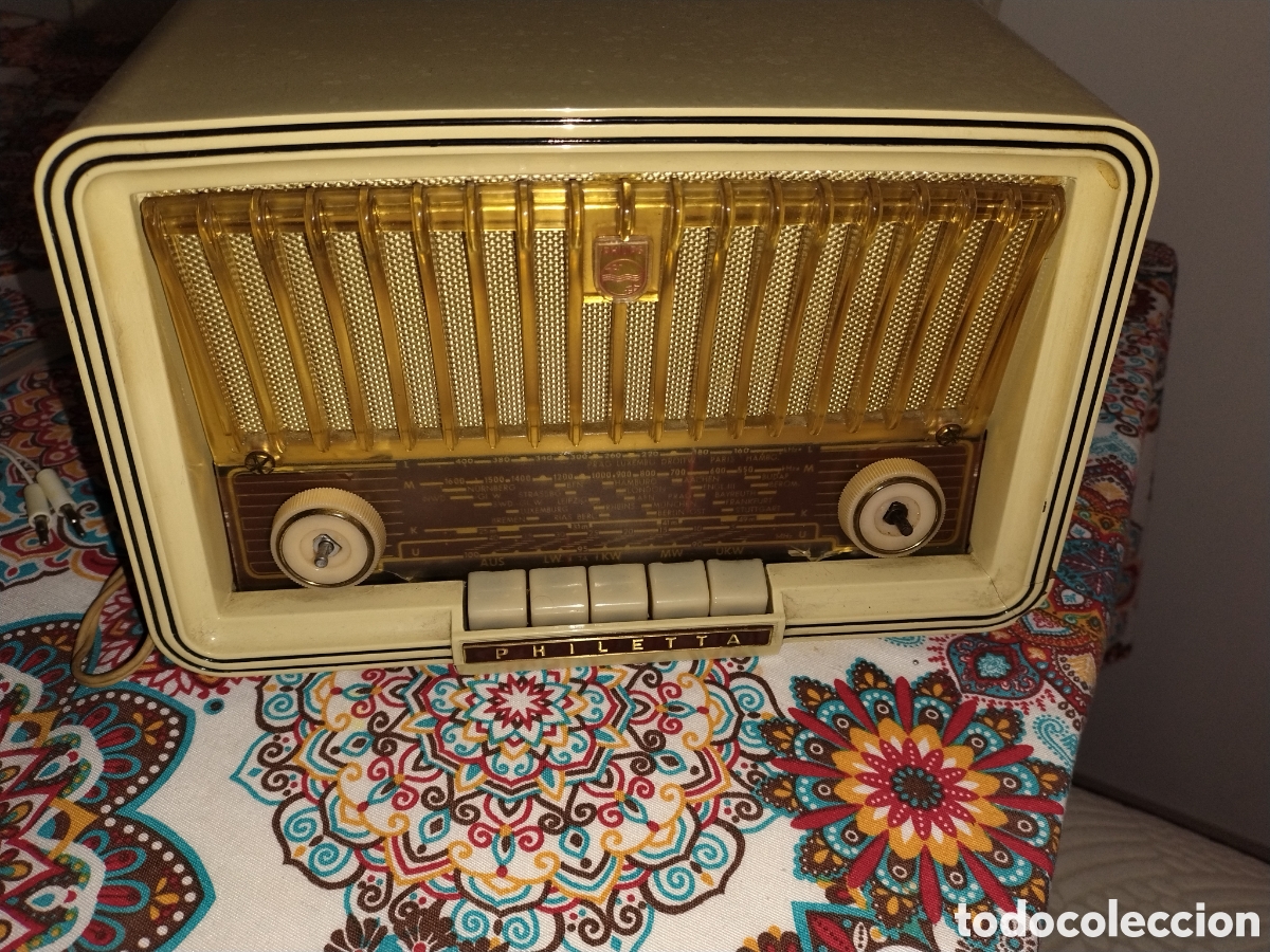 Radios de v&aacute;lvulas: Radio antigua philetta