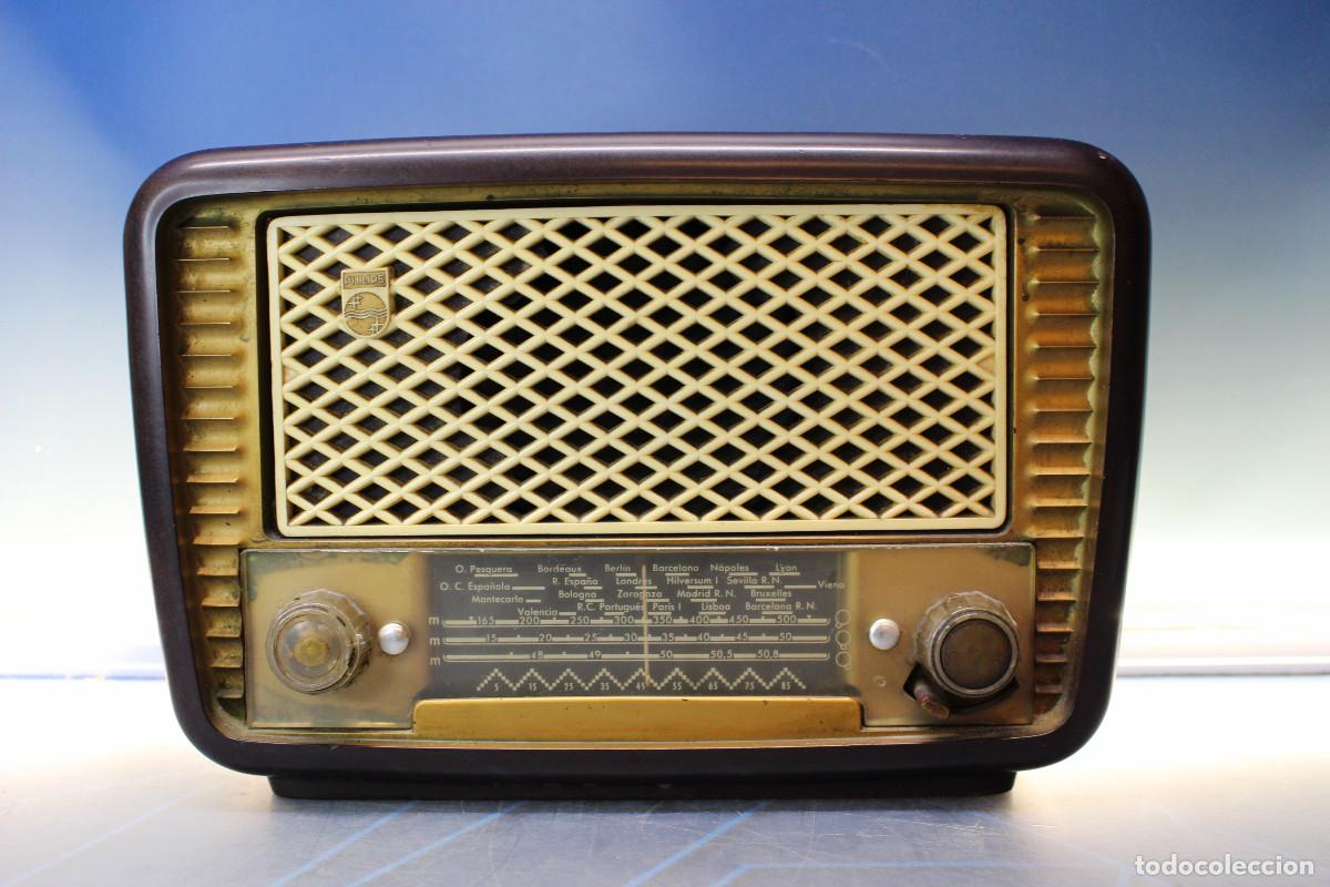 Radios de v&aacute;lvulas: Radio de v&aacute;lvulas, transistor Philips Ib&eacute;rica modelo BE-241-U. 1951.