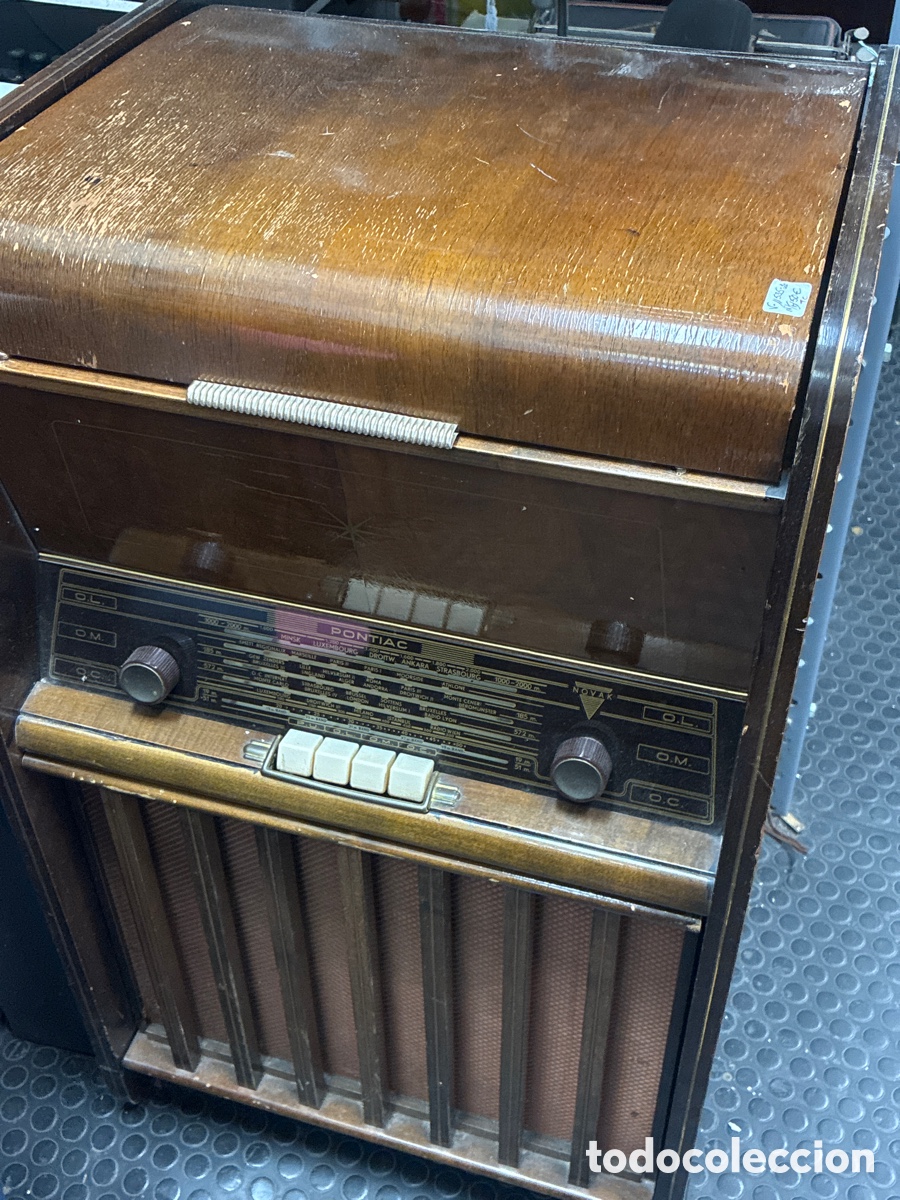 R&ouml;hrenempf&auml;nger: Radio tocadiscos de v&aacute;lvulas Pontiac Novak