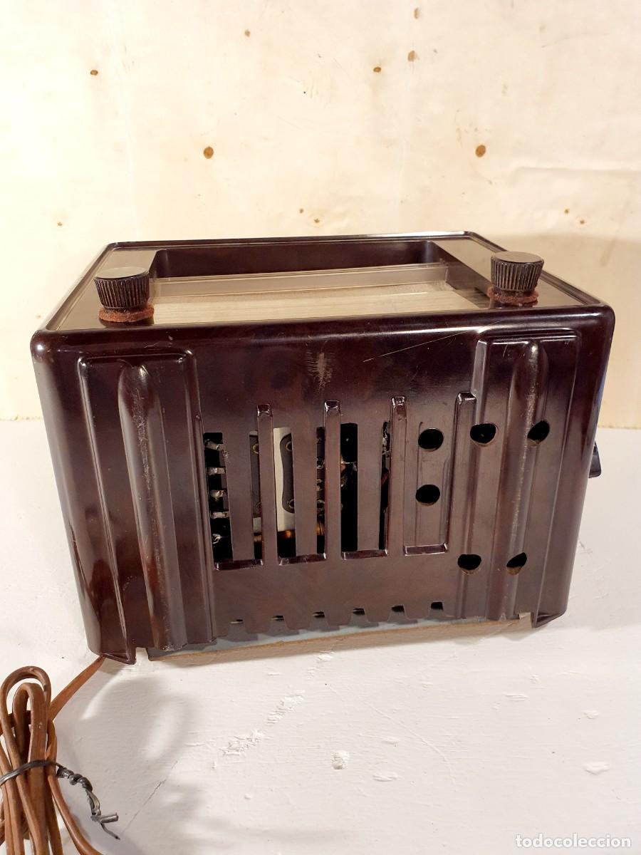 Radios de v&aacute;lvulas: Radio compacta SBR. Baquelita, 1951. - Foto 9