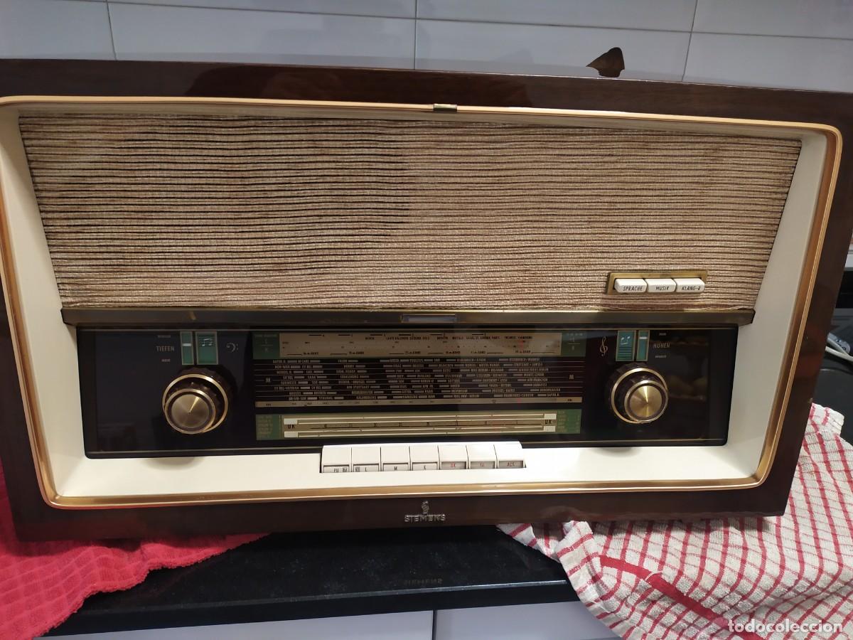 Radios de v&aacute;lvulas: RADIO ANTIGUA A&Ntilde;OS 50-60 SIEMENS SPEZIAL SUPER TYPRC20. FUNCIONA PARCIALMENTE.
