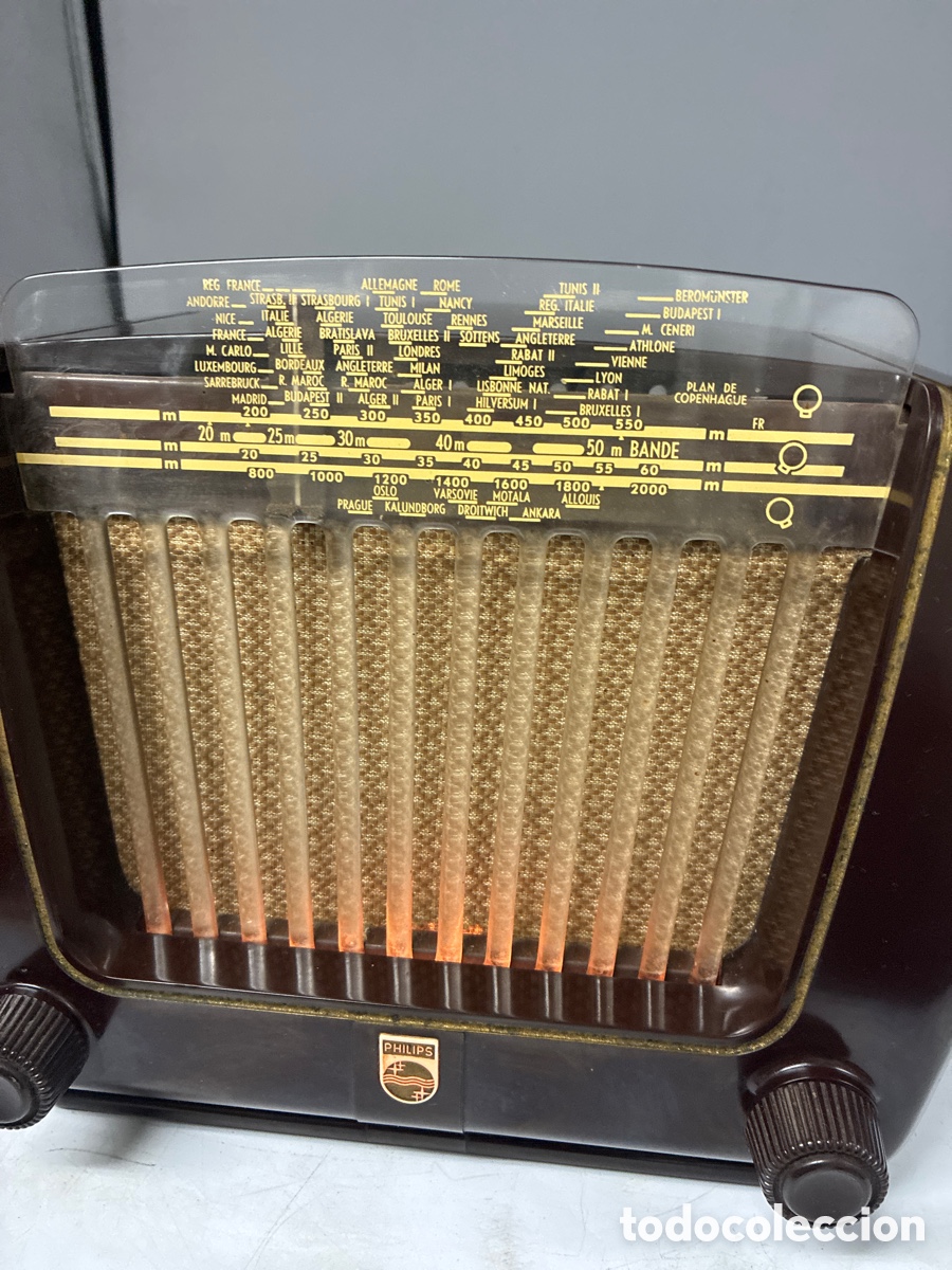 Radios de v&aacute;lvulas: Antigua radio Philips(la peineta).