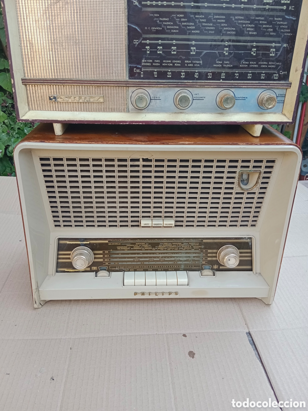 Radios de v&aacute;lvulas: Radios antiguas Philips y Sanz decoracion retro o restaurar