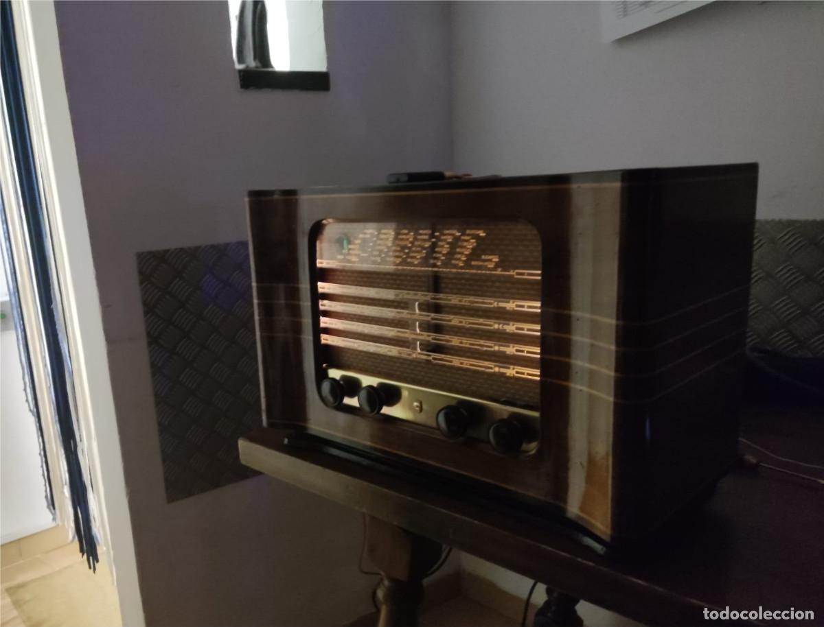 Radios de v&aacute;lvulas: Radio de v&aacute;lvulas restaurada perfecto estado de funcionamiento Philips Ib&egrave;rica BE582A 1949