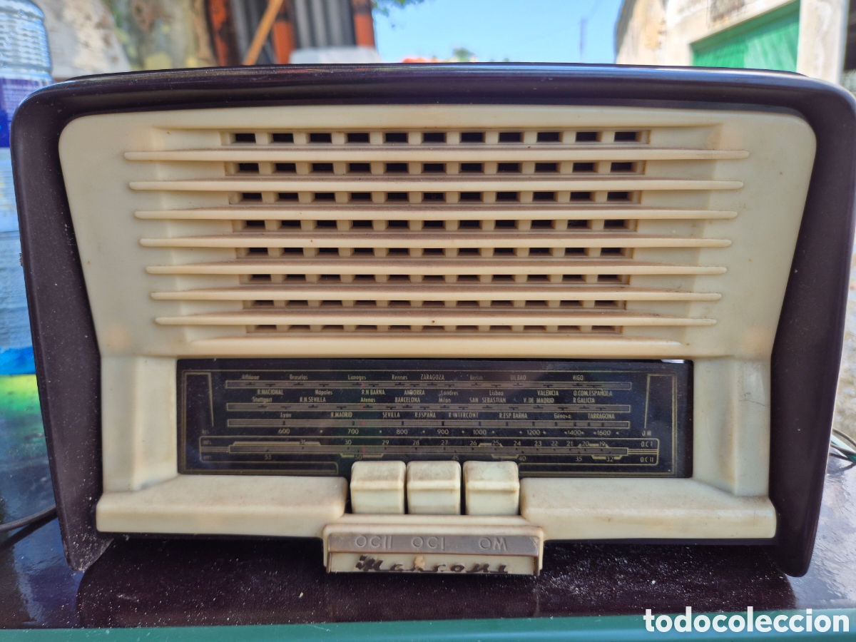 Radios de v&aacute;lvulas: Radio Antigua de V&aacute;lvulas Marconi &rdquo;UM-76&rdquo; Universal (A&ntilde;os 50/60) + Elevador/Reductor