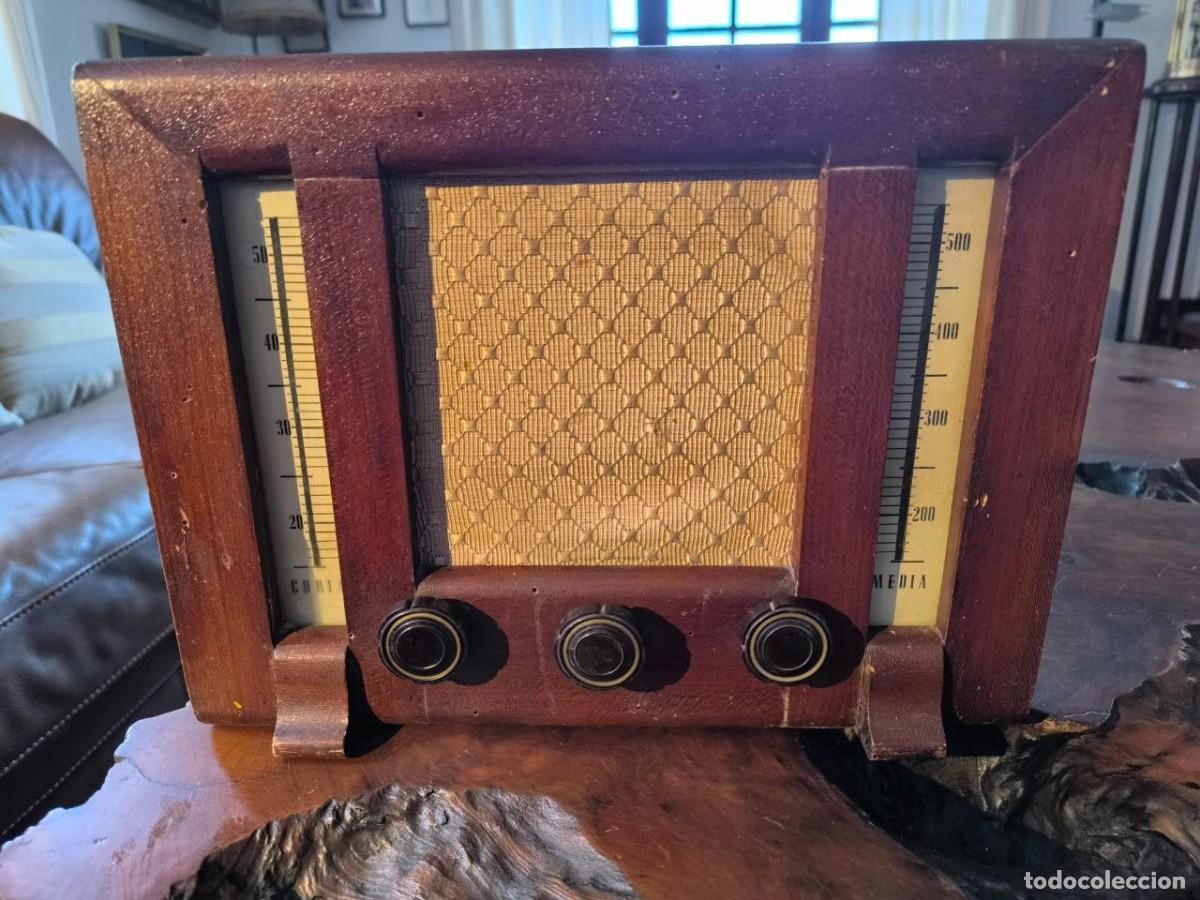 Radios de v&aacute;lvulas: ANTUGUA RADIO DE VALVULAS ESPA&Ntilde;OLA, PARA RESTAURAR O PIEZAS 35X20X26 CM