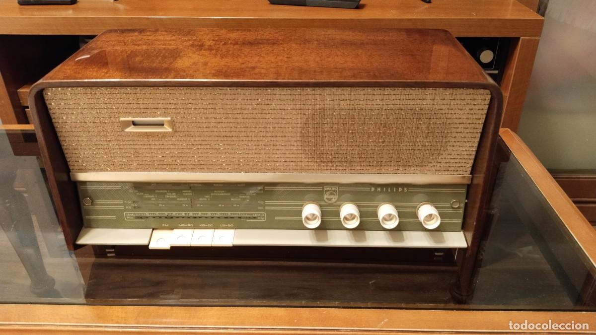 Radios de v&aacute;lvulas: Radio Philips modelo B3x02A/01 - Foto 1