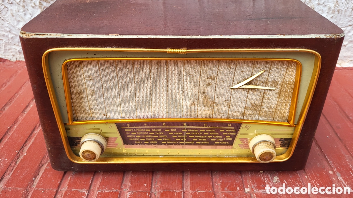 Valve radios: Antigua radio de v&aacute;lvulas